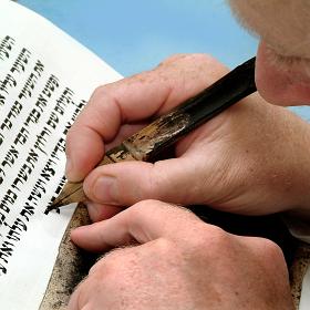 1206 Rabbi Nitzani - Torah Scribe